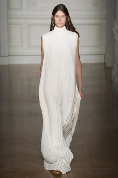 Look 1